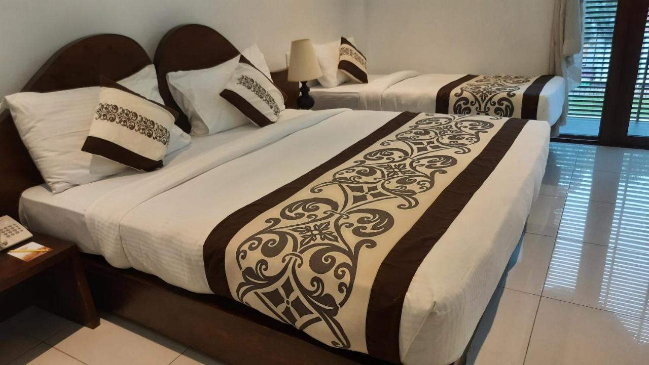รอยัล กัณเฏียน Hotel แคนดี้ ภายนอก รูปภาพ