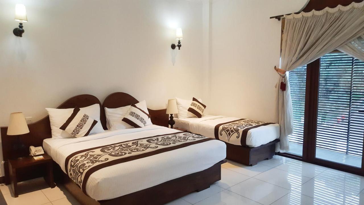 รอยัล กัณเฏียน Hotel แคนดี้ ภายนอก รูปภาพ