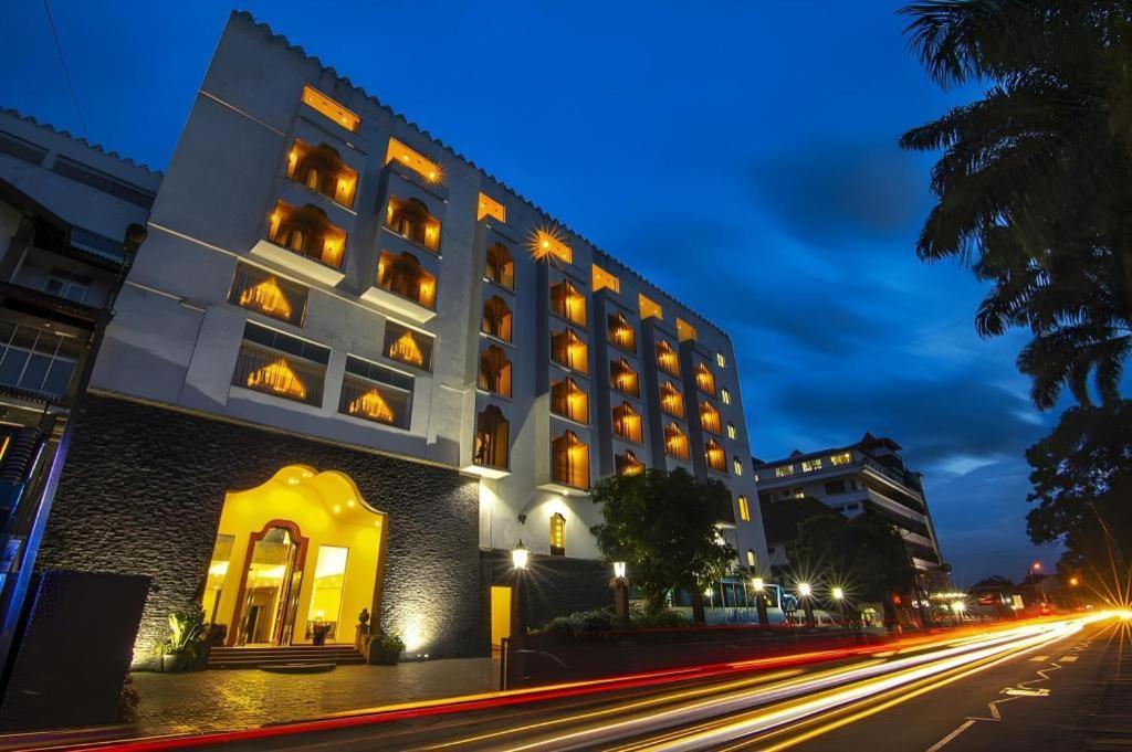 รอยัล กัณเฏียน Hotel แคนดี้ ภายนอก รูปภาพ