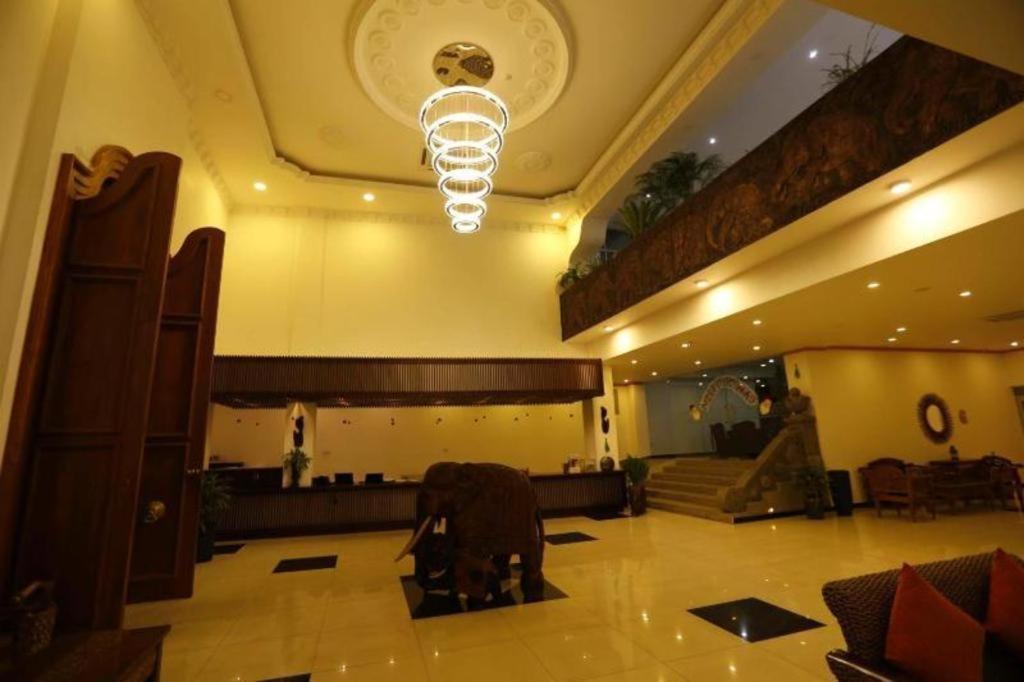 รอยัล กัณเฏียน Hotel แคนดี้ ภายนอก รูปภาพ