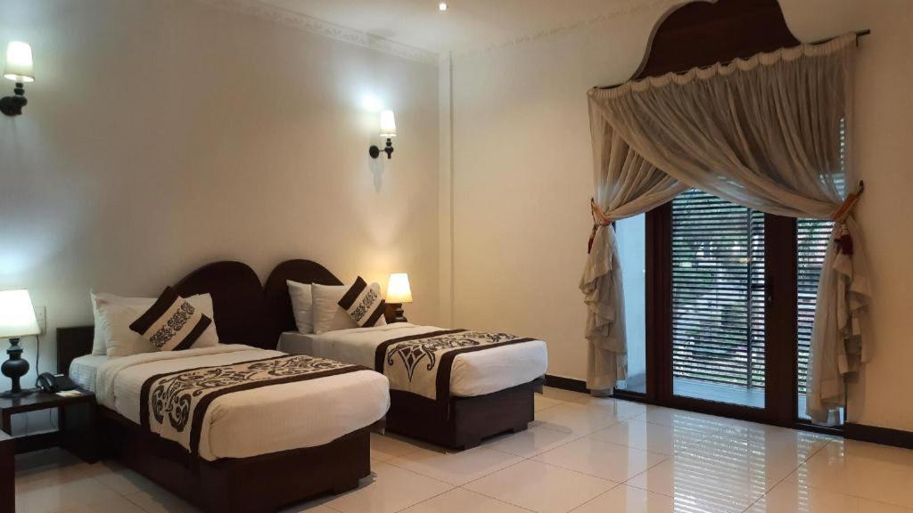 รอยัล กัณเฏียน Hotel แคนดี้ ภายนอก รูปภาพ