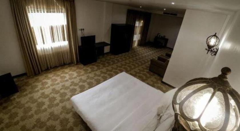 รอยัล กัณเฏียน Hotel แคนดี้ ภายนอก รูปภาพ