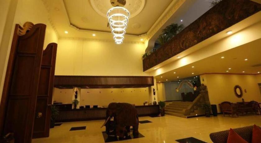 รอยัล กัณเฏียน Hotel แคนดี้ ภายนอก รูปภาพ
