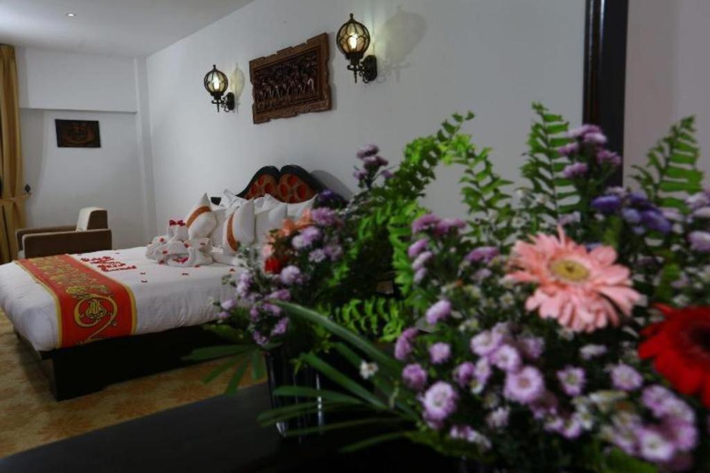 รอยัล กัณเฏียน Hotel แคนดี้ ภายนอก รูปภาพ