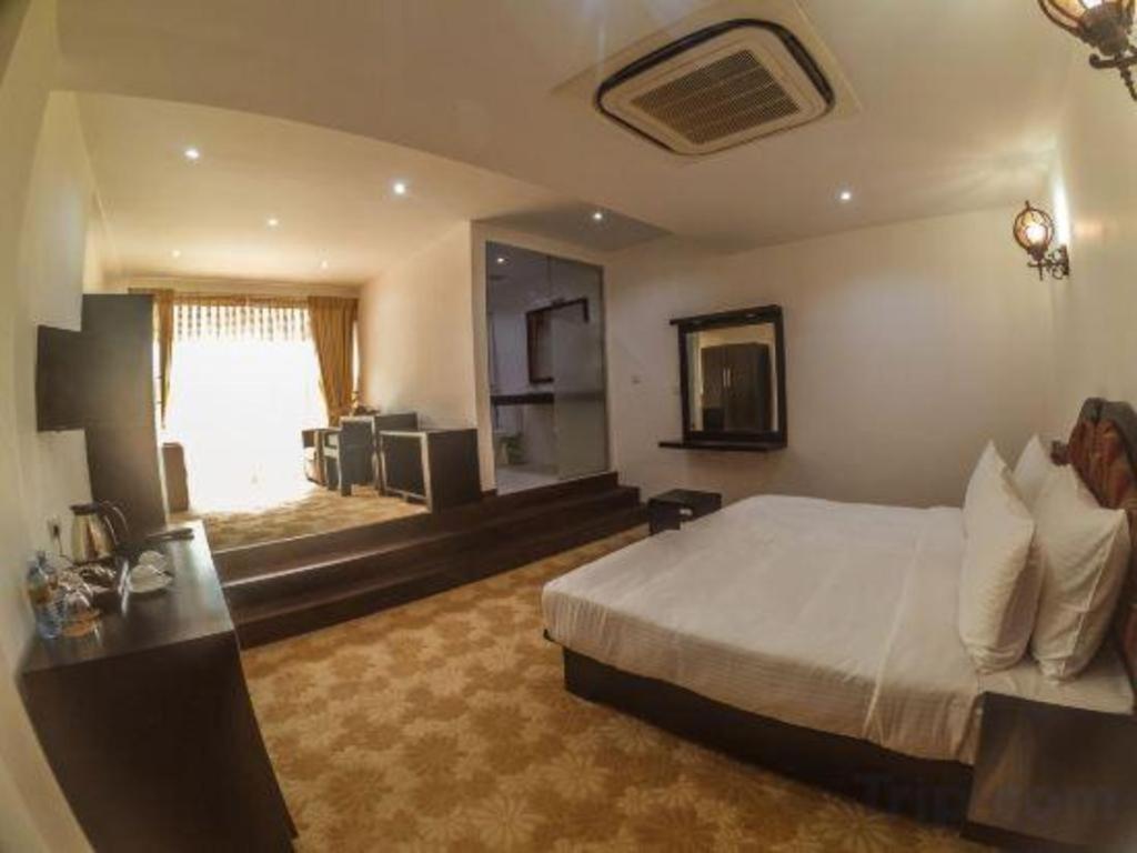รอยัล กัณเฏียน Hotel แคนดี้ ภายนอก รูปภาพ
