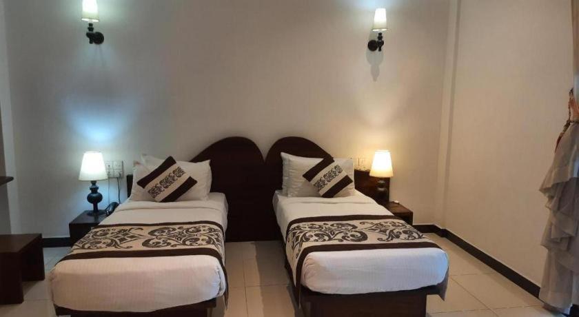 รอยัล กัณเฏียน Hotel แคนดี้ ภายนอก รูปภาพ