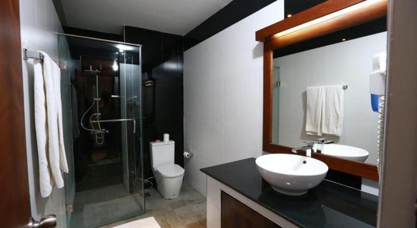 รอยัล กัณเฏียน Hotel แคนดี้ ภายนอก รูปภาพ